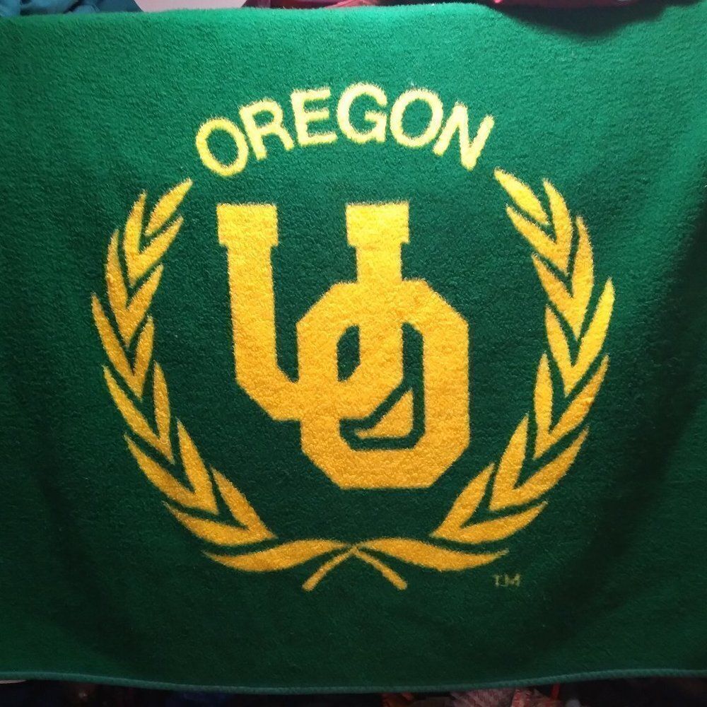 Vintage Biederlack University of Oregon Ducks Fleece Blanket
